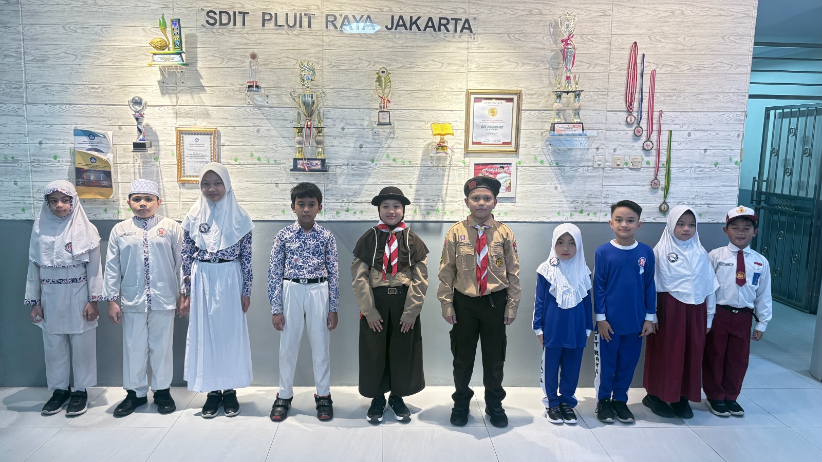 Seragam SDIT Pluit Raya