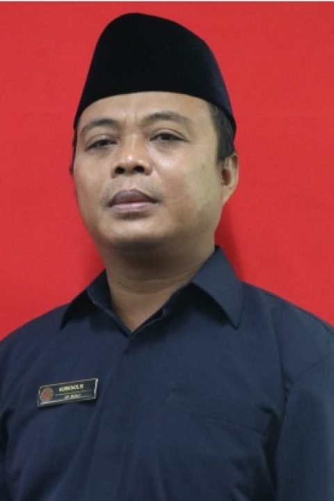 Nurkholik (Tata Usaha)