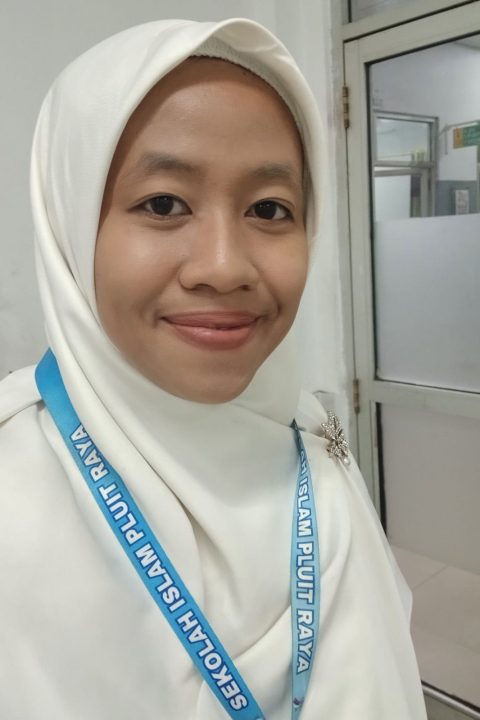 WIDYA SETYANINGSIH, S.Pd.Gr. (Guru Bahasa Indonesia)