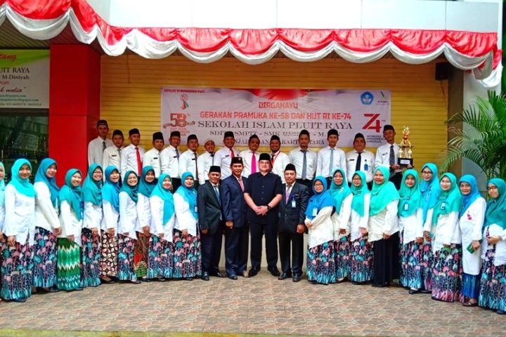 upacara hut ri pluit raya